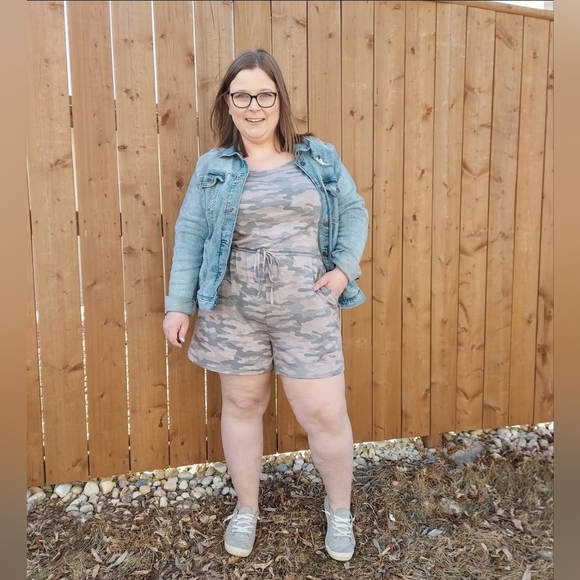 maurices- 24/7 camo romper - Picture 1 of 10